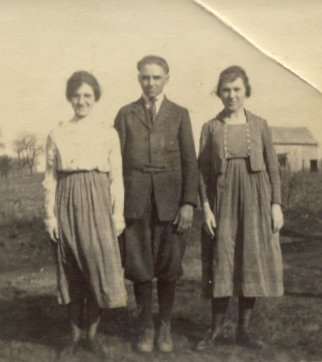 Eveline, George, Pauline Foor